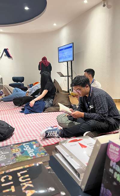 Silent_Reading__1_.jpeg